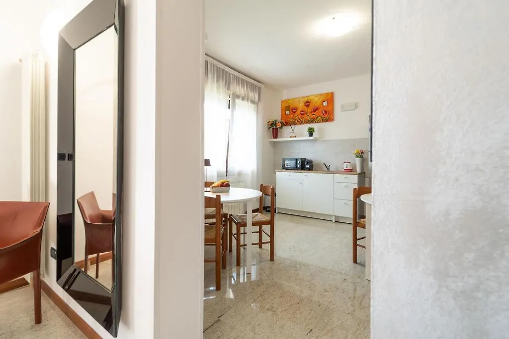 Cs Veniceflat Apartment - Venice - Apt Vce - 15' From Venice 泰塞拉